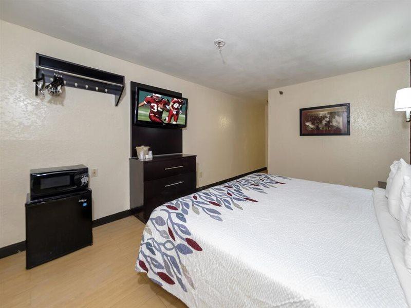 Red Roof Inn Jacksonville - Cruise Port Εξωτερικό φωτογραφία