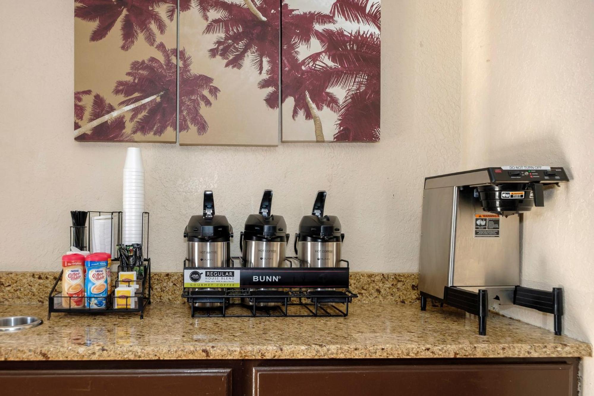Red Roof Inn Jacksonville - Cruise Port Εξωτερικό φωτογραφία